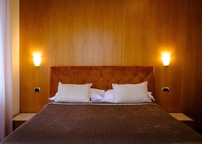 Sonenga فندق ميناجيو